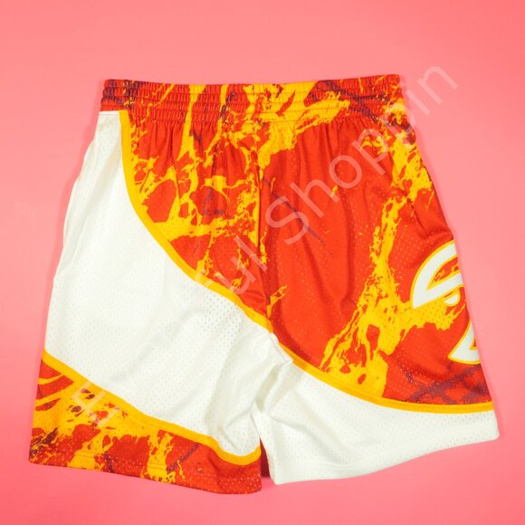 Mitchell & Ness Atlanta Hawks Shorts Mens L Red Multi Basketball Fire New - Picture 3 of 7